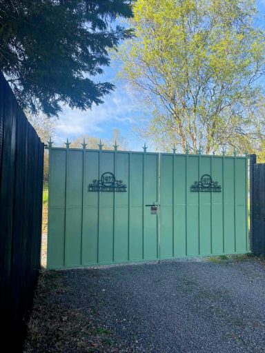 Entrance to Champ Chevaux